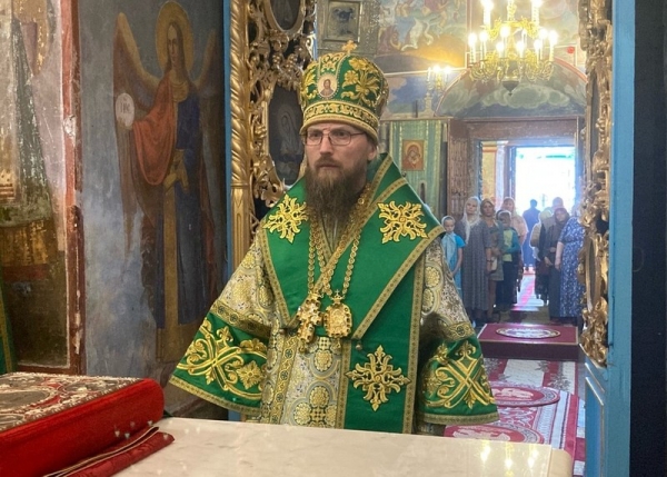 В Казанском храме Устюжны состоялось архиерейское богослужение
