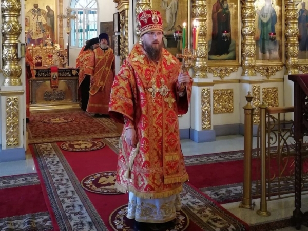 В канун отдания праздника Святой Пасхи епископ Игнатий возглавил богослужение в Воскресенском соборе Череповца