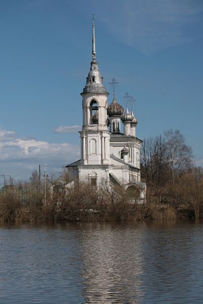 34 Alexey Kolosov Sretenskiy hram april 000