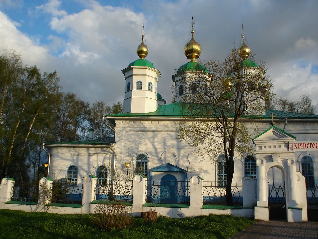 Череповец достопримечательности. Череповец Вознесенский собор. Церковь на парковой Череповец. Воскресенский собор Череповец история. Череповец собор Афанасия и Феодосия.