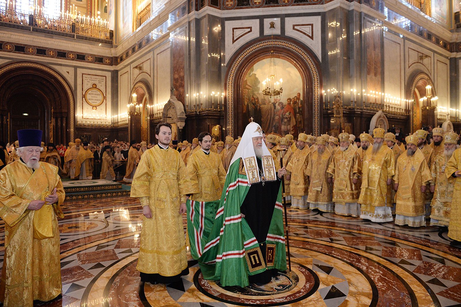 Патриарх Кирилл в храме Христа Спасителя