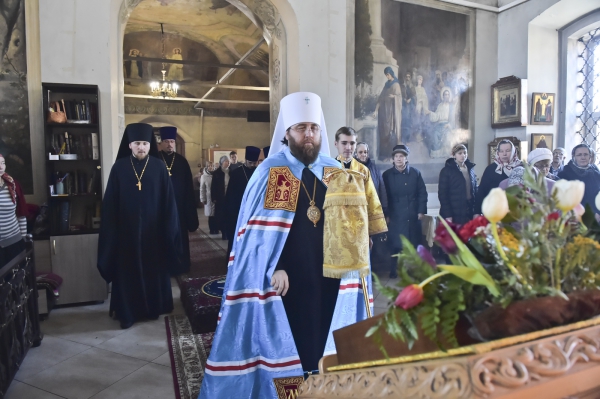 Накануне прощеного воскресенья митрополит Игнатий совершил всенощное бдение в храме Покрова на Торгу