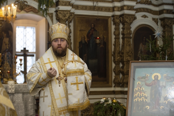 В день памяти праведных Иосифа Обручника, Давида царя и Иакова, брата Господня митрополит Игнатий совершил Божественную литургию в Лазаревском храме