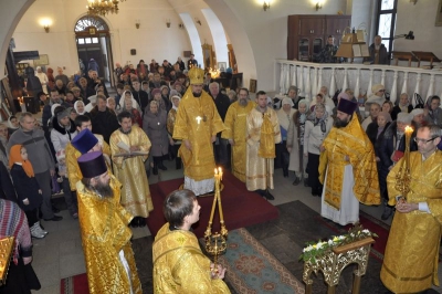 Епископ Флавиан совершил Божественную литургию в день памяти Святителя Николая Чудотворца