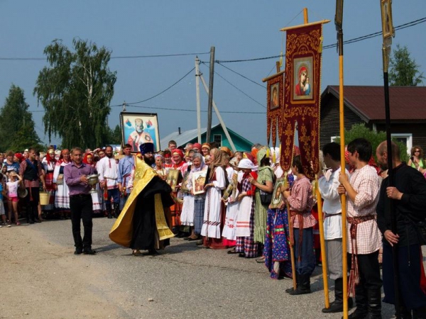 Прихожане Петропавловского храма приняли участие в фестивале &quot;Деревня - душа России&quot;