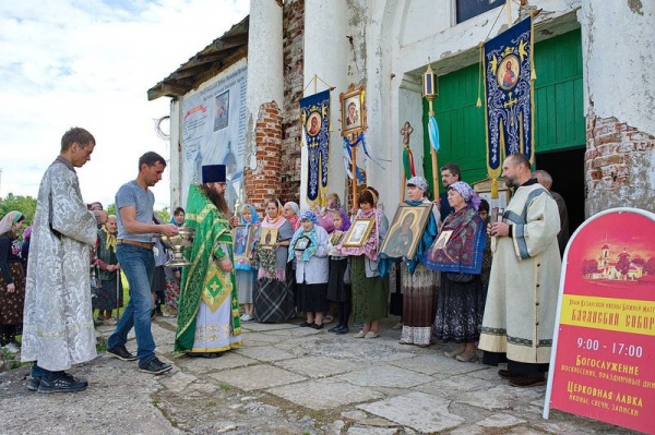 В Казанском соборе города Кириллова отпраздновали день памяти Всех Вологодских святых