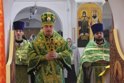 В день Святого Духа епископ Тарасий возглавил Божественную литургию в Леонтьевском храме города Великого Устюга