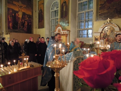 Прихожане Воскресенского Архиерейского подворья воздали хвалу чудотворной иконе Божией Матери «Скоропослушница»