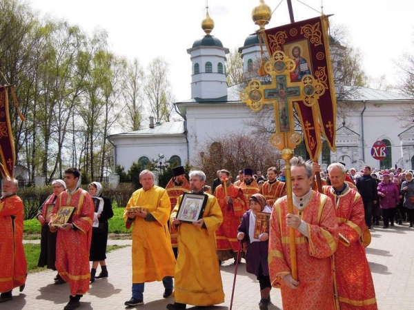 В Воскресенском соборе города Череповца состоялась Литургия в день памяти Святителя Николая