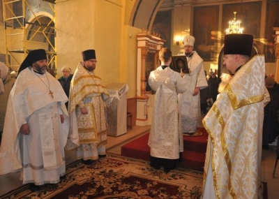 Епископ Флавиан возглавил Литургию в Крещенский сочельник в Воскресенском соборе