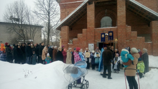 Жители поселка Майский отметили престольный праздник