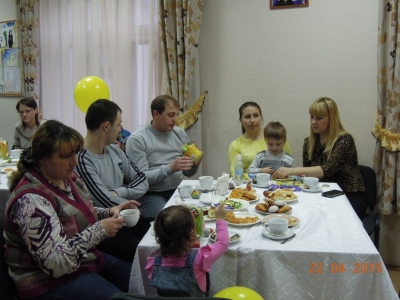 В Череповце беженцы из Украины получили пасхальные подарки