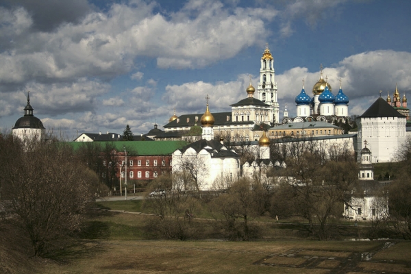 Митрополит Игнатий в Троице-Сергиевой лавре принимает участие в торжествах в честь преподобного Сергия Радонежского