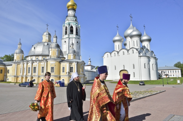 В день святых Жен-мироносиц митрополит Игнатий совершил праздничную Литургию