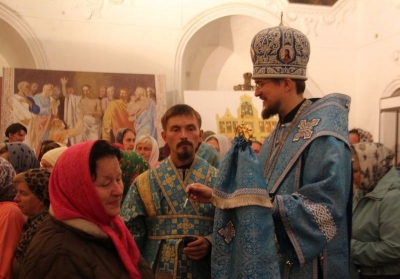 Епископ Флавиан совершил первое за десятилетия архиерейское богослужение в соборе Рождества Богородицы города Устюжны