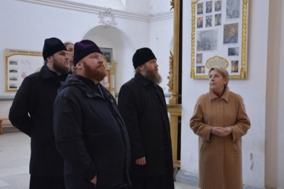 Во второй день пребывания в Великоустюжской епархии митрополит Савва посетил Троице-Гледенский монастырь