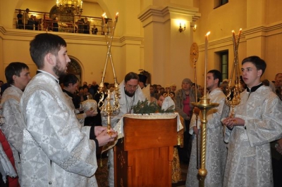 Епископ Флавиан возглавил праздничную Литургию в ночь Рождества Христова в кафедральном соборе Череповца