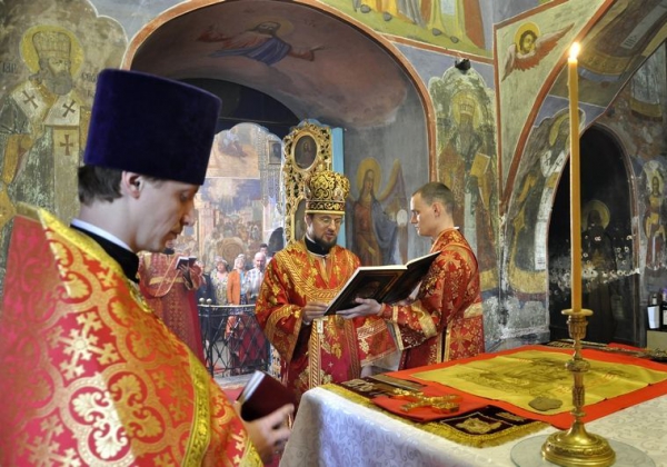 Епископ Череповецкий и Белозерский Флавиан возглавил воскресное богослужение в Казанском храме города Устюжны