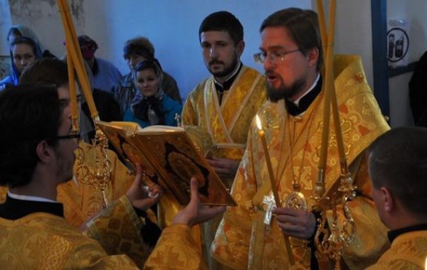 Епископ Флавиан совершил всенощное бдение в храме Космы и Дамиана с. Долоцкое