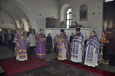 Епископ Флавиан совершил богослужение в храме Рождества Христова города Череповца