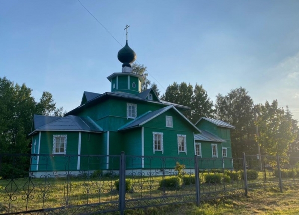 Епископ Игнатий совершил всенощное бдение в храме преподобного Сергия Шухтовского поселка Суда