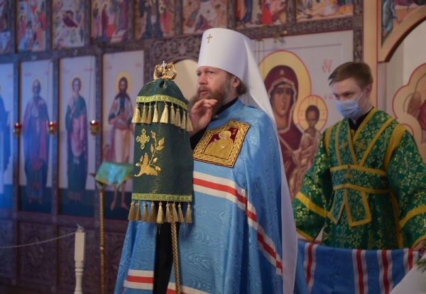 Митрополит Савва возглавил в Сямже Литургию в день памяти преподобного Евфимия Сянжемского
