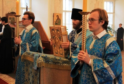 Семинаристы встретили праздник Покрова Пресвятой Богородицы в Воскресенском кафедральном соборе