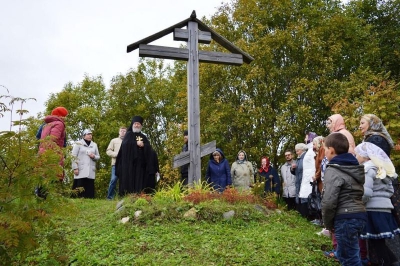 На горе Золотухе состоялся молебен в память о Кирилловских новомучениках