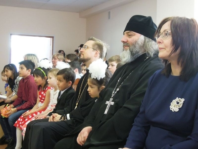 В день Пасхи епископ Флавиан посетил центр помощи детям