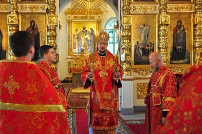 Епископ Флавиан совершил Божественную литургию на Воскресенском Архиерейском подворье г. Череповца