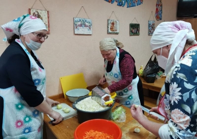 Социальная служба Архиерейского Воскресенского подворья Череповца организовала благотворительный обед в Крещенский сочельник