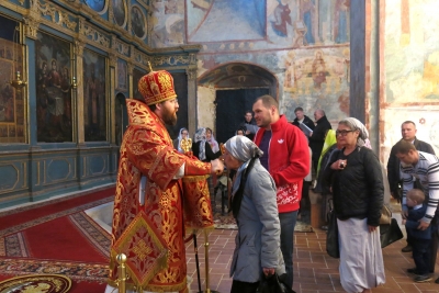 В Софийском кафедральном соборе в Неделю о слепом митрополит Игнатий совершил Литургию