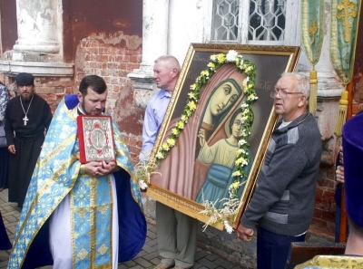 Епископ Флавиан совершил Литургию в устюженском храме Казанской иконы Божией Матери