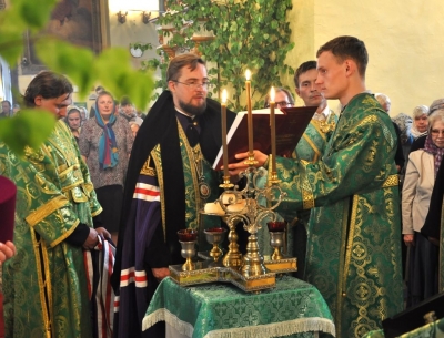 В канун праздника Святой Троицы епископ Флавиан совершил всенощное бдение в Воскресенском соборе г.Череповца