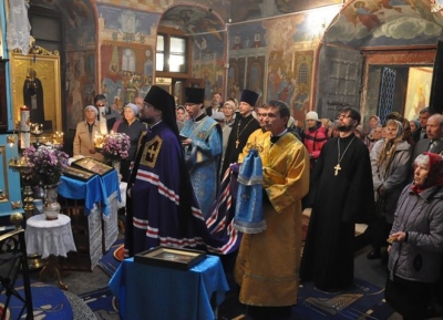 В день празднования Рождества Пресвятой Богородицы епископ Флавиан совершил Литургию в Казанском храме города Устюжны