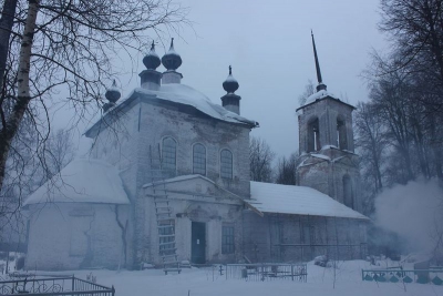 В храме Спаса Нерукотворного деревни Спас-Лом состоялась Божественная литургия