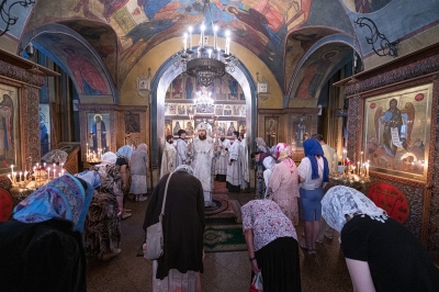 В воскресенье митрополит Игнатий совершил Литургию в Троицком храме в Хорошеве