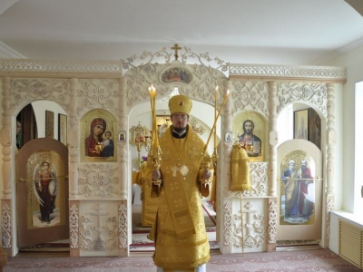 Епископ Флавиан совершил Литургию в Петропавловском храме города Бабаево