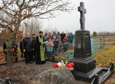 Участники Беловских чтений посетили могилу знаменитого вологодского писателя