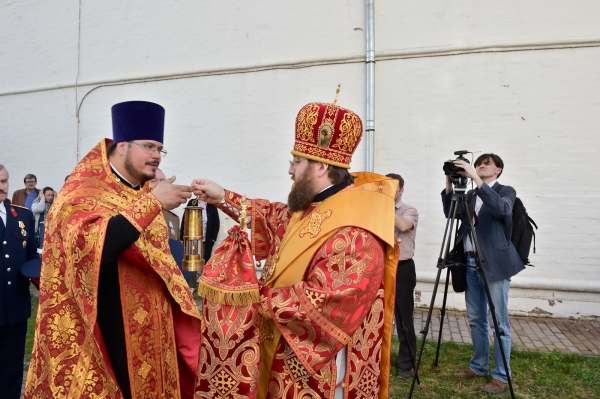 Благодатный огонь доставлен в Вологду