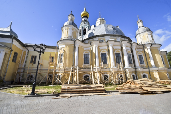 Начались ремонтно-реставрационные работы в Воскресенском кафедральном соборе Вологды