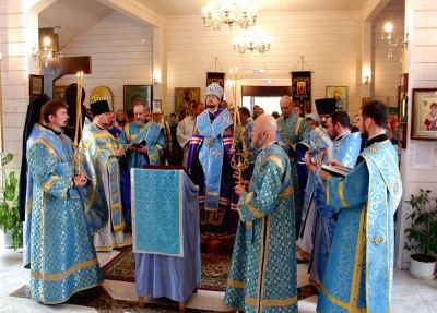 В храме преподобного Сергия Радонежского состоялось архиерейское богослужение