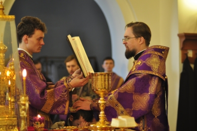В праздник Торжества Православия Епископ Флавиан совершил литургию в кафедральном соборе прпп. Афанасия и Феодосия