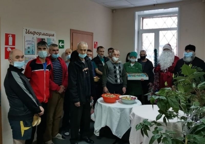 Социальная служба Воскресенского Архиерейского подворья Череповца организовала благотворительный обед для подопечных Комплексного центра «Забота»
