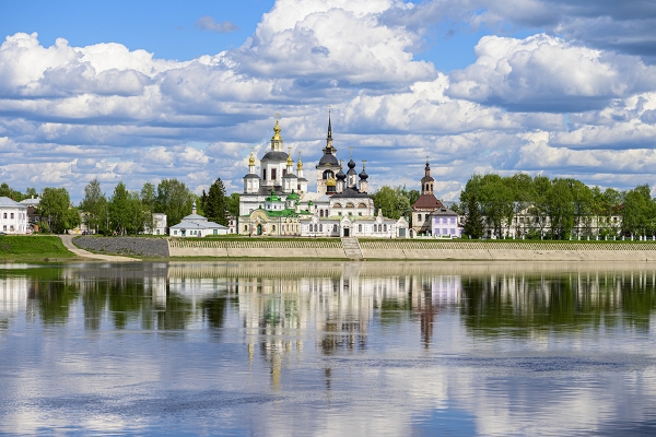 В Прокопьевском кафедральном соборе Великого Устюга митрополит Игнатий совершил Литургию