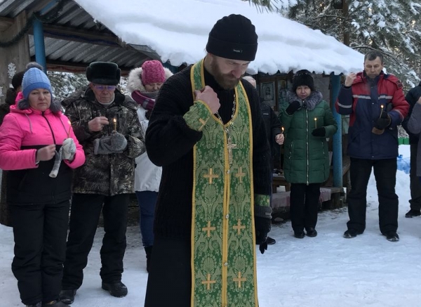 У святого источника в честь Николая Чудотворца состоялся праздничный молебен