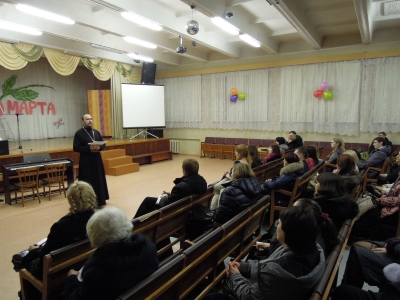 Благочинный города Череповца ознакомил родителей третьеклассников с сущностью предмета «Основы православной культуры»