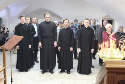 Студенты Вологодской семинарии молитвенно встретили праздник Сретения Господня