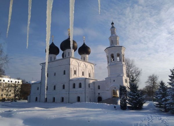 Вологодские школьники побывали с экскурсией в храме Святителя Николая Чудотворца во Владычной слободе