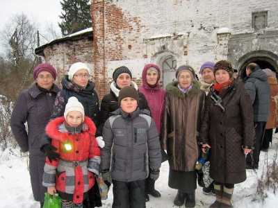 Верующие поселка Суда совершили поездку к месту служения священномученика Феодора Беляева